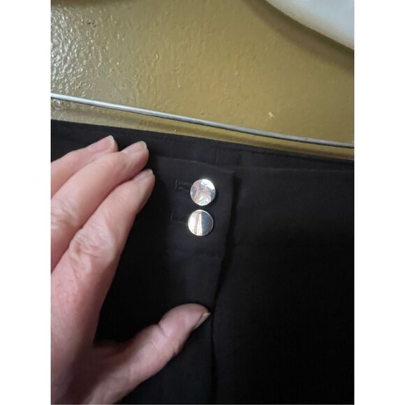 Chico’s size 6 (.05) Ponte knit cropped pants . - Picture 3 of 7